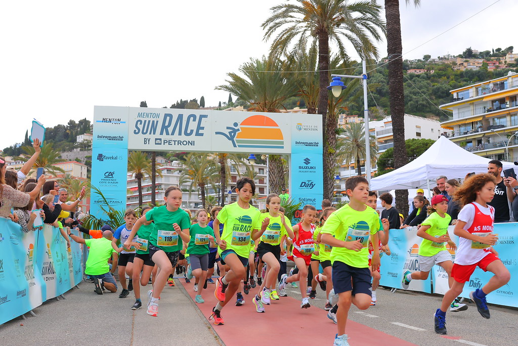départ de la course young athlete de Menton sun race